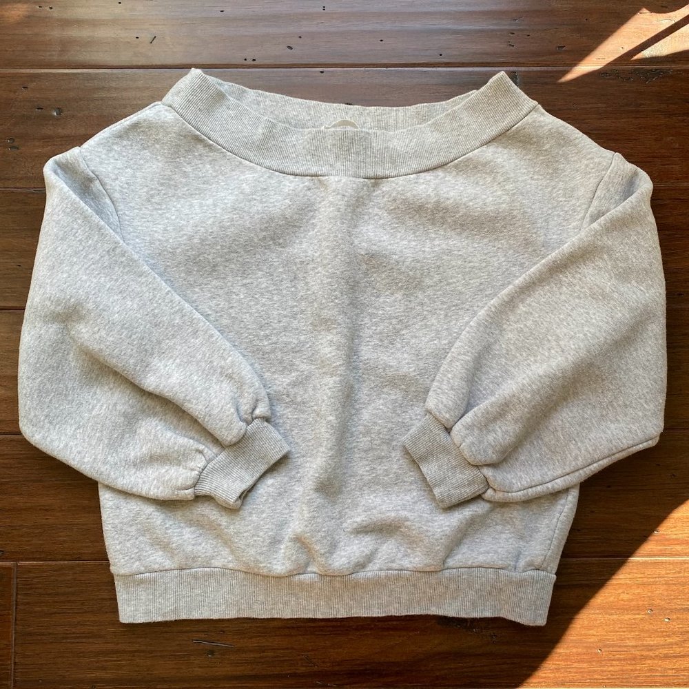 H&M || OFF-SHOULDER SWEATSHIRT